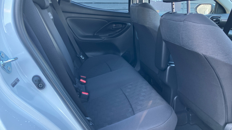 Toyota Yaris 1.5 Hybrid Design 5dr CVT Hybrid Hatchback